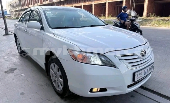 Buy Used Toyota Camry White Car in Chbar Mon in Kampong Speu Province Buy Used Toyota Camry White Car in Chbar Mon in Kampong Speu Province