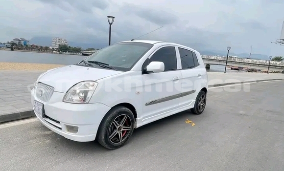 Buy Used Toyota Altis White Car in Ta Khmau in Kandal Province Buy Used Toyota Altis White Car in Ta Khmau in Kandal Province