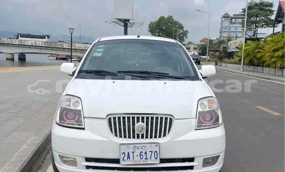 Buy Used Toyota Altis White Car in Ta Khmau in Kandal Province Buy Used Toyota Altis White Car in Ta Khmau in Kandal Province