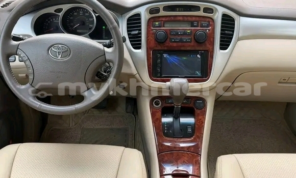 Buy Used Toyota Highlander White Car in Chbar Mon in Kampong Speu Province Buy Used Toyota Highlander White Car in Chbar Mon in Kampong Speu Province