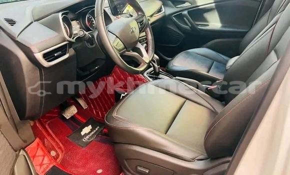 Buy Used Chevrolet Tracker White Car in Mongkol Borey in Banteay Meanchey Province