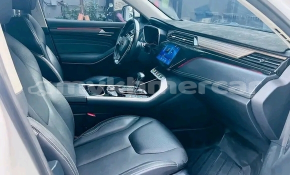 Buy Used Toyota Rush White Car in Chbar Mon in Kampong Speu Province