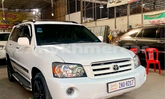 Buy Used Toyota Highlander White Car in Chbar Mon in Kampong Speu Province Buy Used Toyota Highlander White Car in Chbar Mon in Kampong Speu Province