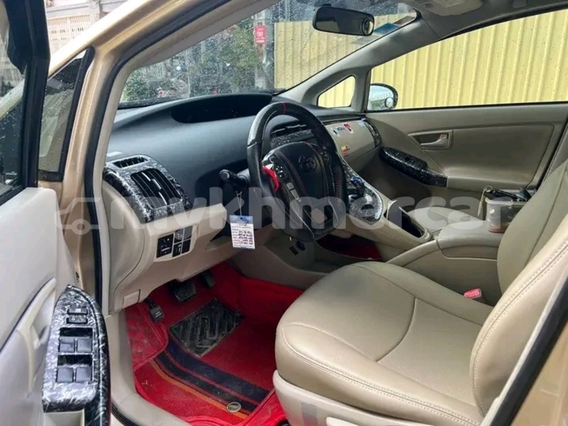 Big with watermark toyota prius preah vihear province koulen 9662