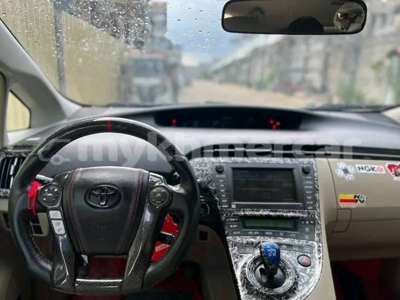 Big with watermark toyota prius preah vihear province koulen 9662