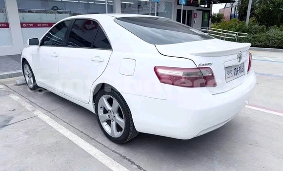 Buy Used Toyota Camry White Car in Chbar Mon in Kampong Speu Province Buy Used Toyota Camry White Car in Chbar Mon in Kampong Speu Province