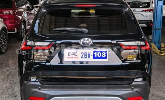 Buy Used Toyota Yaris Black Car in Chbar Mon in Kampong Speu Province Buy Used Toyota Yaris Black Car in Chbar Mon in Kampong Speu Province