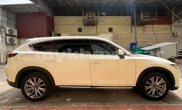 Buy Used Mazda CX-8 White Car in Chbar Mon in Kampong Speu Province Buy Used Mazda CX-8 White Car in Chbar Mon in Kampong Speu Province