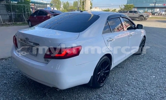 Buy Used Toyota Camry White Car in Phanomsok in Oddar Meanchey Province