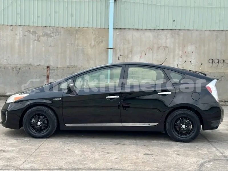 Big with watermark toyota prius preah vihear province koulen 9672