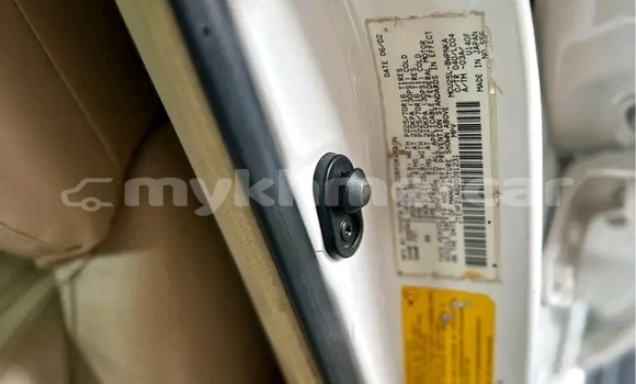 Buy Used Toyota Highlander White Car in Khŭm Sráng in Kampong Speu Province