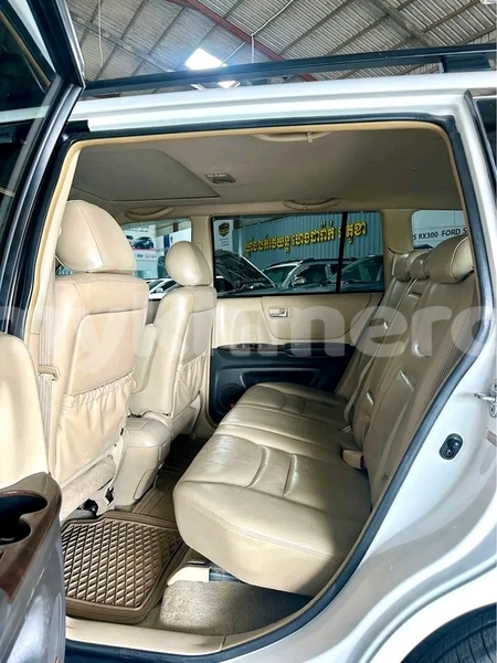 Big with watermark toyota highlander kampong speu province khum srang 9674