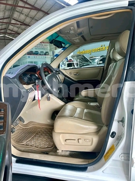 Big with watermark toyota highlander kampong speu province khum srang 9674