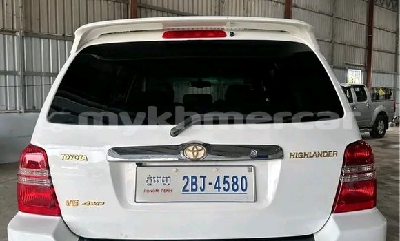 Buy Used Toyota Highlander White Car in Khŭm Sráng in Kampong Speu Province Buy Used Toyota Highlander White Car in Khŭm Sráng in Kampong Speu Province