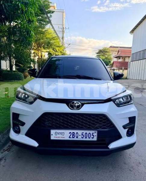 Big with watermark toyota rav4 kampong speu province chbar mon 9687