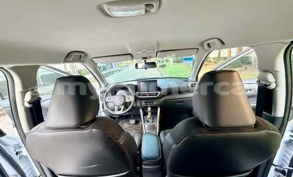 Buy Used Toyota RAV4 Green Car in Chbar Mon in Kampong Speu Province Buy Used Toyota RAV4 Green Car in Chbar Mon in Kampong Speu Province