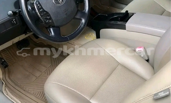 Buy Used Toyota Prius White Car in Chbar Mon in Kampong Speu Province Buy Used Toyota Prius White Car in Chbar Mon in Kampong Speu Province