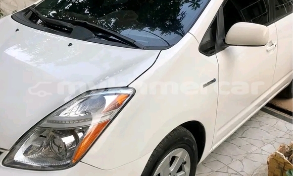 Buy Used Toyota Prius White Car in Chbar Mon in Kampong Speu Province Buy Used Toyota Prius White Car in Chbar Mon in Kampong Speu Province