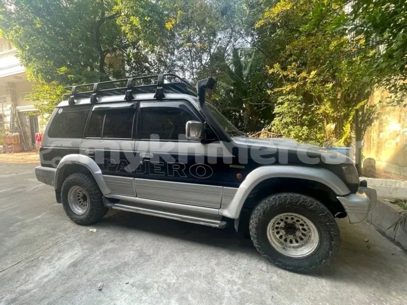 Big with watermark mitsubishi pajero io kampong speu province chbar mon 9699