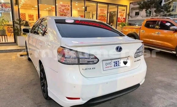 Buy Used Lexus IS 300 White Car in Chbar Mon in Kampong Speu Province Buy Used Lexus IS 300 White Car in Chbar Mon in Kampong Speu Province