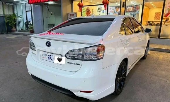 Buy Used Lexus IS 300 White Car in Chbar Mon in Kampong Speu Province Buy Used Lexus IS 300 White Car in Chbar Mon in Kampong Speu Province