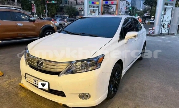 Buy Used Lexus IS 300 White Car in Chbar Mon in Kampong Speu Province Buy Used Lexus IS 300 White Car in Chbar Mon in Kampong Speu Province