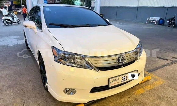 Buy Used Lexus IS 300 White Car in Chbar Mon in Kampong Speu Province Buy Used Lexus IS 300 White Car in Chbar Mon in Kampong Speu Province
