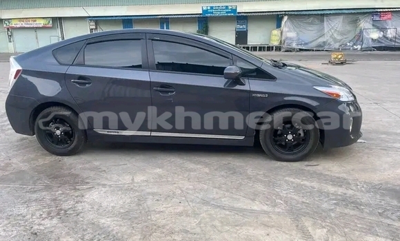 Buy Used Toyota Prius Black Car in Chbar Mon in Kampong Speu Province Buy Used Toyota Prius Black Car in Chbar Mon in Kampong Speu Province