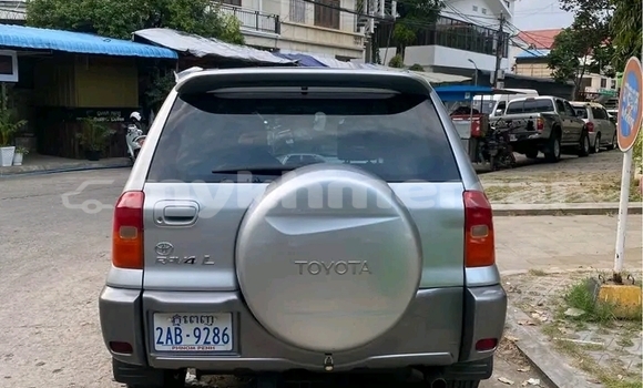 Buy Used Toyota RAV4 Other Car in Chbar Mon in Kampong Speu Province Buy Used Toyota RAV4 Other Car in Chbar Mon in Kampong Speu Province
