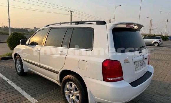 Buy Used Toyota Highlander White Car in Chbar Mon in Kampong Speu Province Buy Used Toyota Highlander White Car in Chbar Mon in Kampong Speu Province