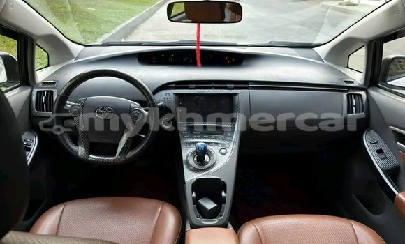 Buy Used Toyota Prius White Car in Chbar Mon in Kampong Speu Province Buy Used Toyota Prius White Car in Chbar Mon in Kampong Speu Province