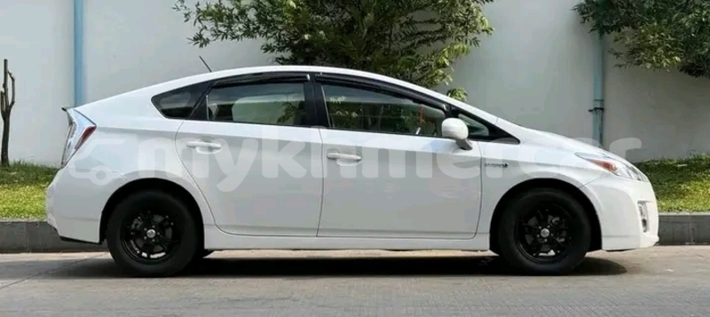 Big with watermark toyota prius kampong speu province chbar mon 9713