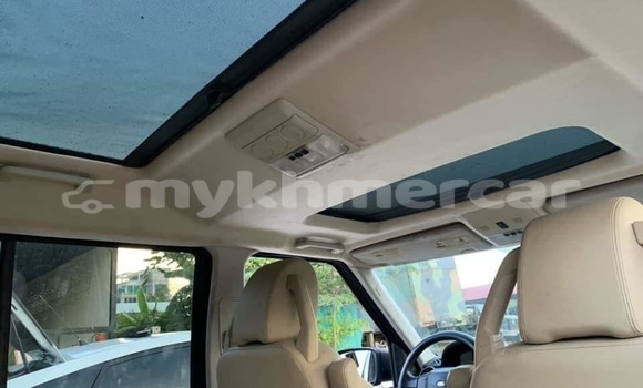 Buy Used Land Rover Discovery Blue Car in Phnom Penh in Phnom Penh Buy Used Land Rover Discovery Blue Car in Phnom Penh in Phnom Penh