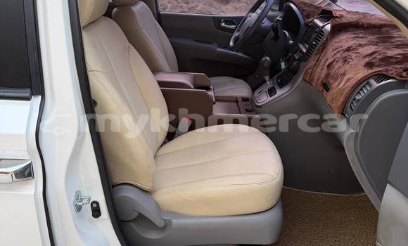 Buy Used Kia Carnival White Car in Phnom Penh in Phnom Penh Buy Used Kia Carnival White Car in Phnom Penh in Phnom Penh