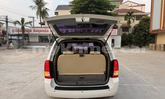 Buy Used Kia Carnival White Car in Phnom Penh in Phnom Penh Buy Used Kia Carnival White Car in Phnom Penh in Phnom Penh