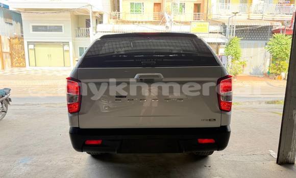 Buy Used Toyota Hiluxe Revo Other Car in Phnom Penh in Phnom Penh Buy Used Toyota Hiluxe Revo Other Car in Phnom Penh in Phnom Penh