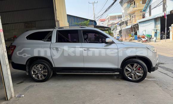 Buy Used Toyota Hiluxe Revo Other Car in Phnom Penh in Phnom Penh Buy Used Toyota Hiluxe Revo Other Car in Phnom Penh in Phnom Penh