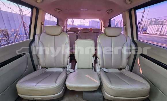 Buy Used Kia Carnival White Car in Phnom Penh in Phnom Penh Buy Used Kia Carnival White Car in Phnom Penh in Phnom Penh
