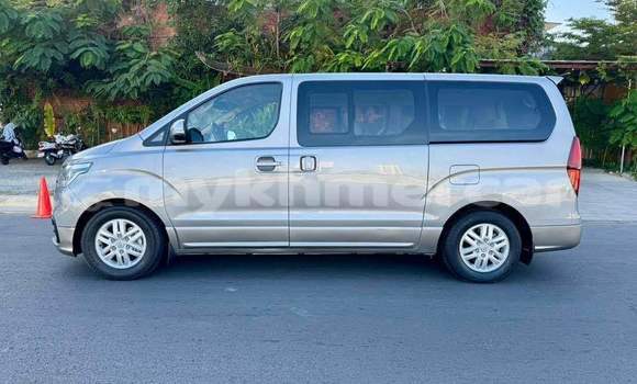 Buy Used Hyundai H1 Other Car in Phnom Penh in Phnom Penh Buy Used Hyundai H1 Other Car in Phnom Penh in Phnom Penh