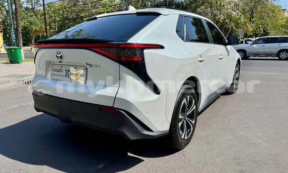 Buy Used Toyota Blade White Car in Phnom Penh in Phnom Penh Buy Used Toyota Blade White Car in Phnom Penh in Phnom Penh