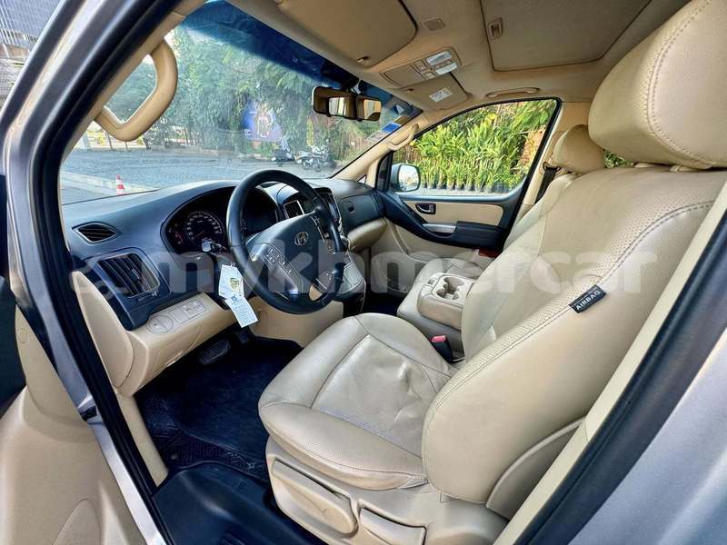 Big with watermark hyundai h1 phnom penh phnom penh 9762