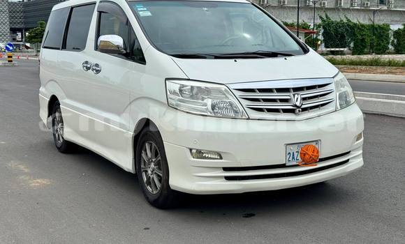 Buy Used Toyota Alphard White Car in Phnom Penh in Phnom Penh