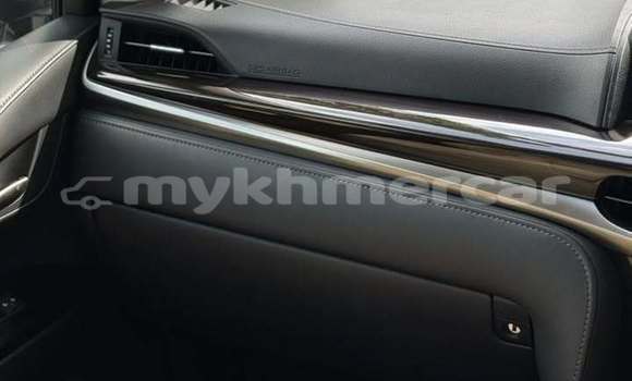 Buy Used Lexus LX 570 White Car in Phnom Penh in Phnom Penh