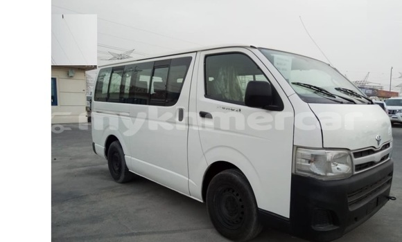 Buy Used Toyota Hiace White Car in Phnom Penh in Phnom Penh Buy Used Toyota Hiace White Car in Phnom Penh in Phnom Penh