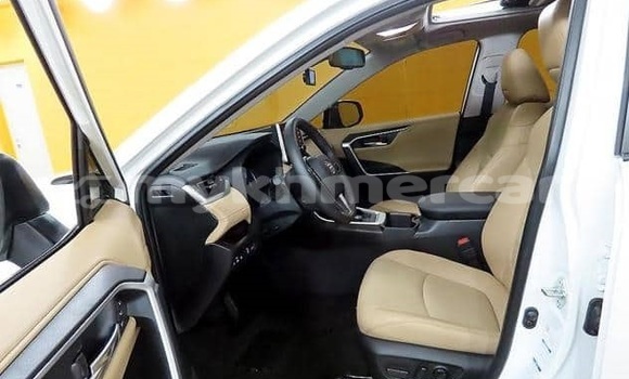 Buy Used Toyota RAV4 White Car in Phnom Penh in Phnom Penh Buy Used Toyota RAV4 White Car in Phnom Penh in Phnom Penh