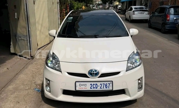 Buy Used Toyota Prius White Car in Cheom Ksan in Preah Vihear Province Buy Used Toyota Prius White Car in Cheom Ksan in Preah Vihear Province