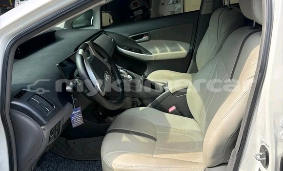 Buy Used Toyota Prius White Car in Cheom Ksan in Preah Vihear Province Buy Used Toyota Prius White Car in Cheom Ksan in Preah Vihear Province