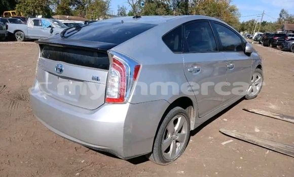 Buy Used Toyota Prius White Car in Bavet in Svay Rieng Province Buy Used Toyota Prius White Car in Bavet in Svay Rieng Province