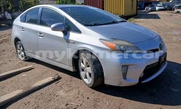 Buy Used Toyota Prius White Car in Bavet in Svay Rieng Province Buy Used Toyota Prius White Car in Bavet in Svay Rieng Province