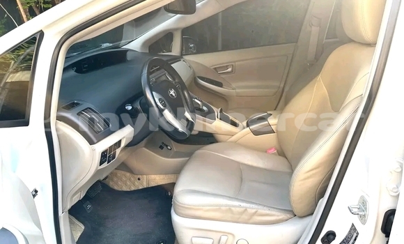 Buy Used Toyota Prius White Car in Chbar Mon in Kampong Speu Province Buy Used Toyota Prius White Car in Chbar Mon in Kampong Speu Province